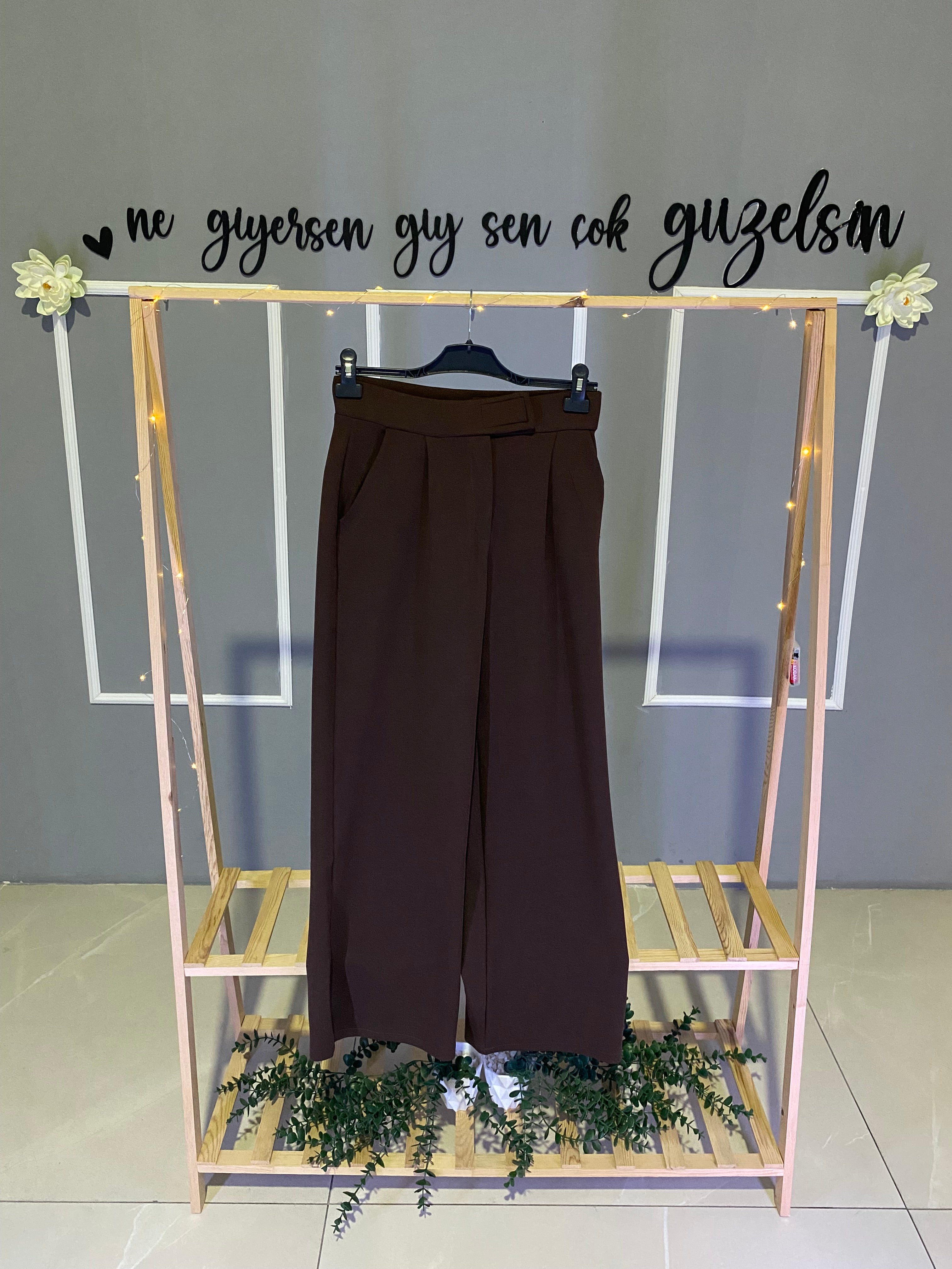 DÜĞME DETAYLI PANTALON