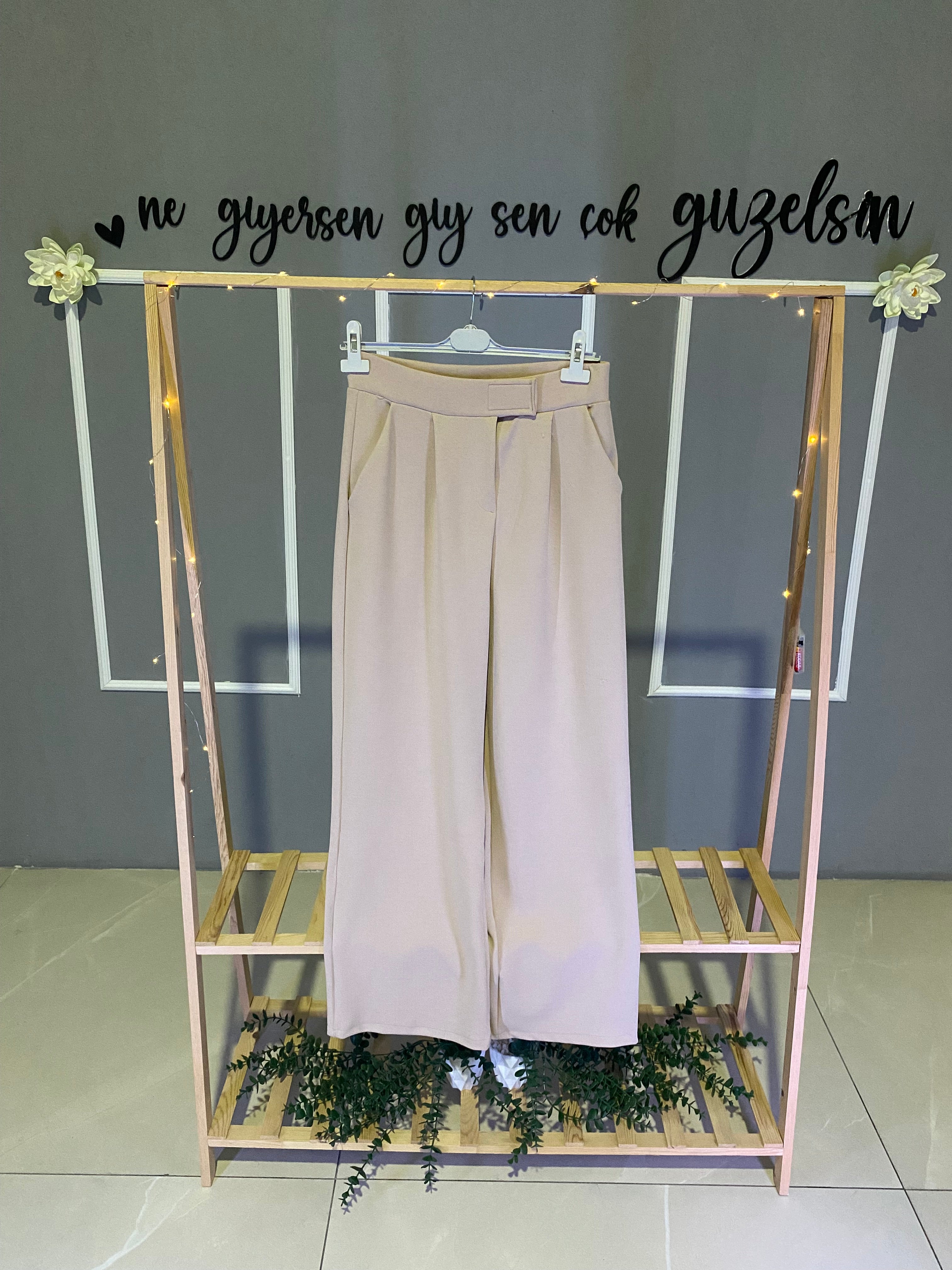 DÜĞME DETAYLI PANTALON